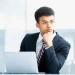 就職活動中の外国人男性